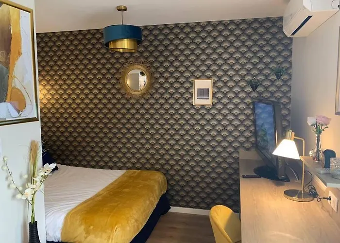 Joli Standing En Hyper Centre